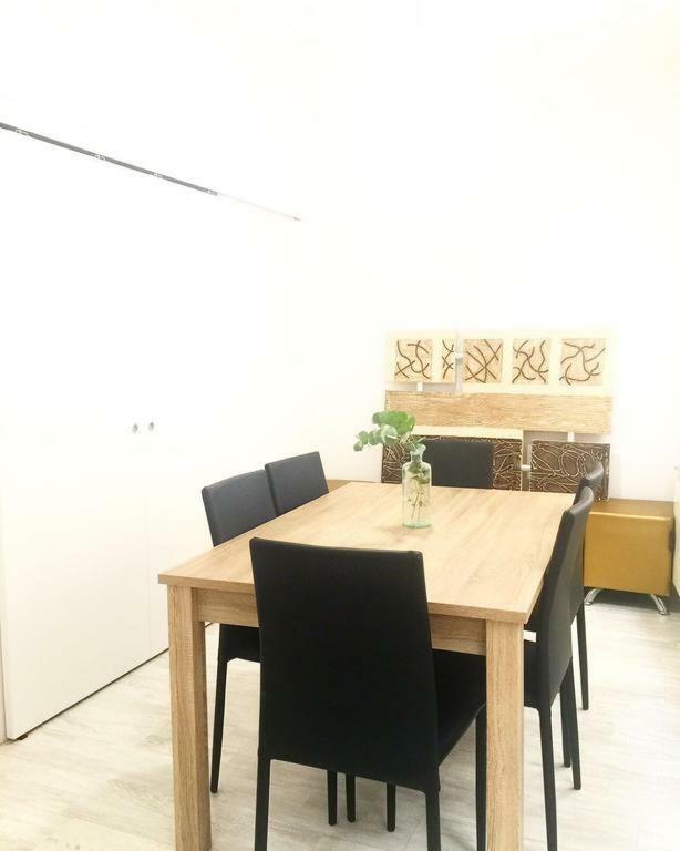 Apartamento Avenida De Portugal Logrono Luaran gambar